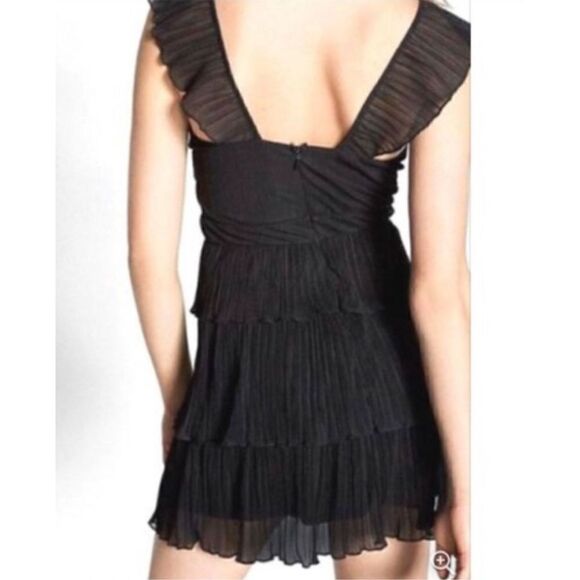 NWT~Express Triple Tier Ruffle Front Tie Mini Dress Sz 10 - Picture 2 of 12